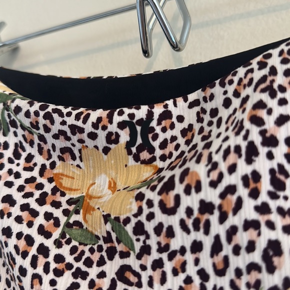 Hurley NWT Jungle Cat Bikini - Size XL - Picture 14 of 15